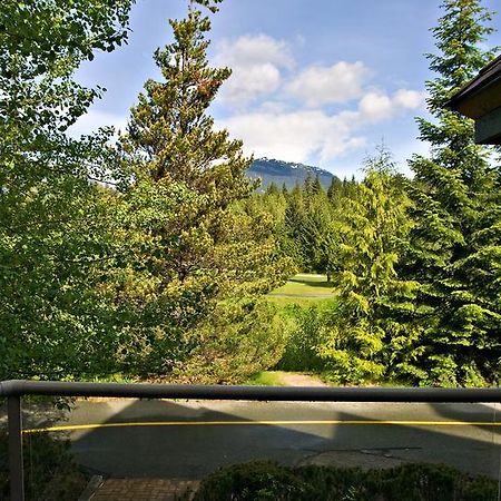 Gleneagles By Westwind Properties Appartamento Whistler Camera foto